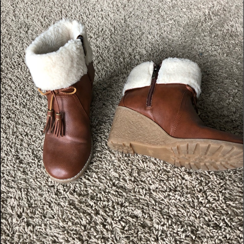 Super cute Bass booties